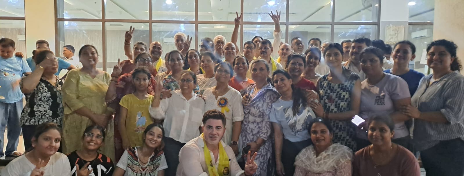 आरआर राजभर के हाथों में ओमैक्स पाम ग्रीन्स की कमान:AOA चुनाव में बड़ी संख्‍या में सोसायटी के लोगों ने लिया हिस्‍सा