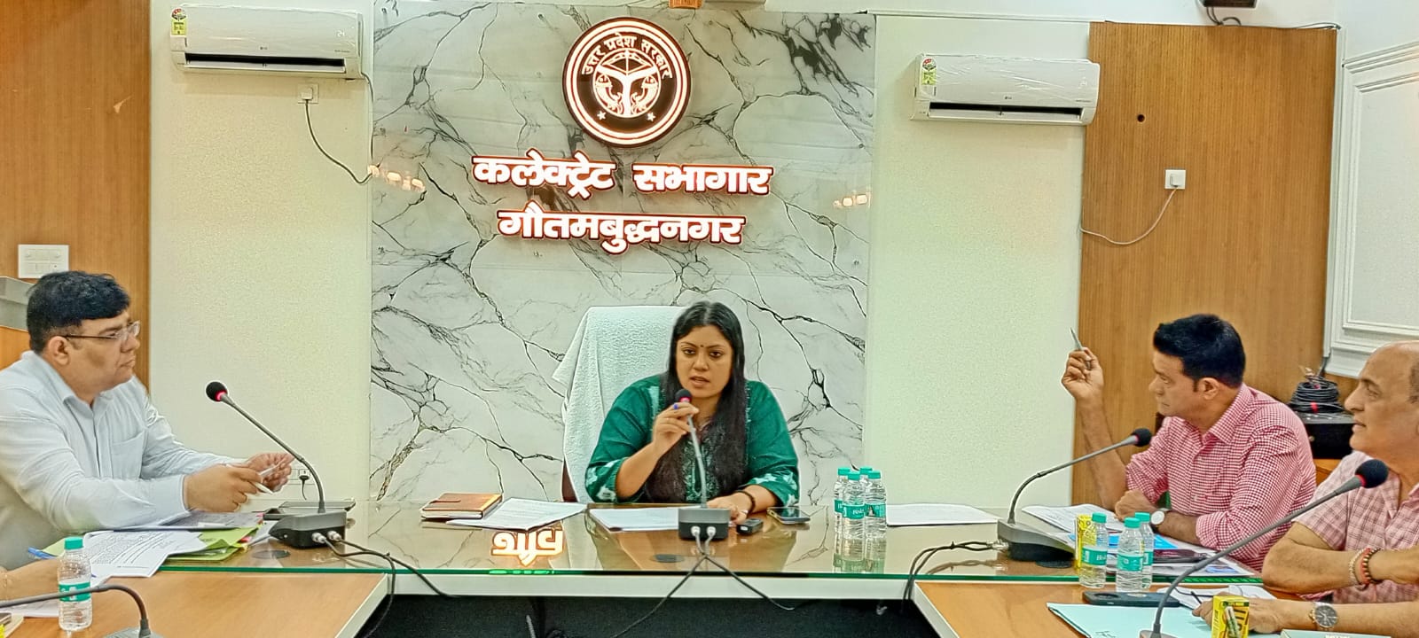 औद्योगिक क्षेत्र में जलभराव पर उद्यमी हुए नाराज : उद्यमियों ने डीएम के सामने रखीं औद्योगिक क्षेत्र की समस्‍याएं