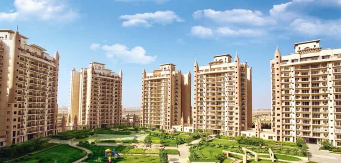 हजारों लोगों के सामने खड़ा हुआ बिजली व पानी का संकट:ग्रेनो वेस्‍ट की तीन सोसायटी के 20 हजार लोग प्रभावित