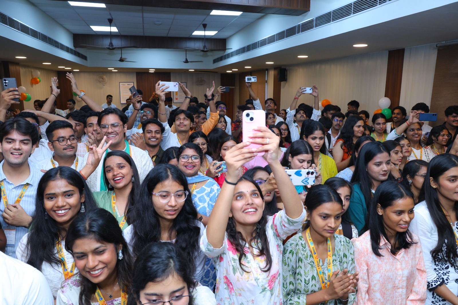 जीएनआईओटी में स्वतंत्रता दिवस समारोह का भव्य आयोजन:सभी विद्यार्थियों ने लिया राष्ट्रनिर्माण का संकल्प