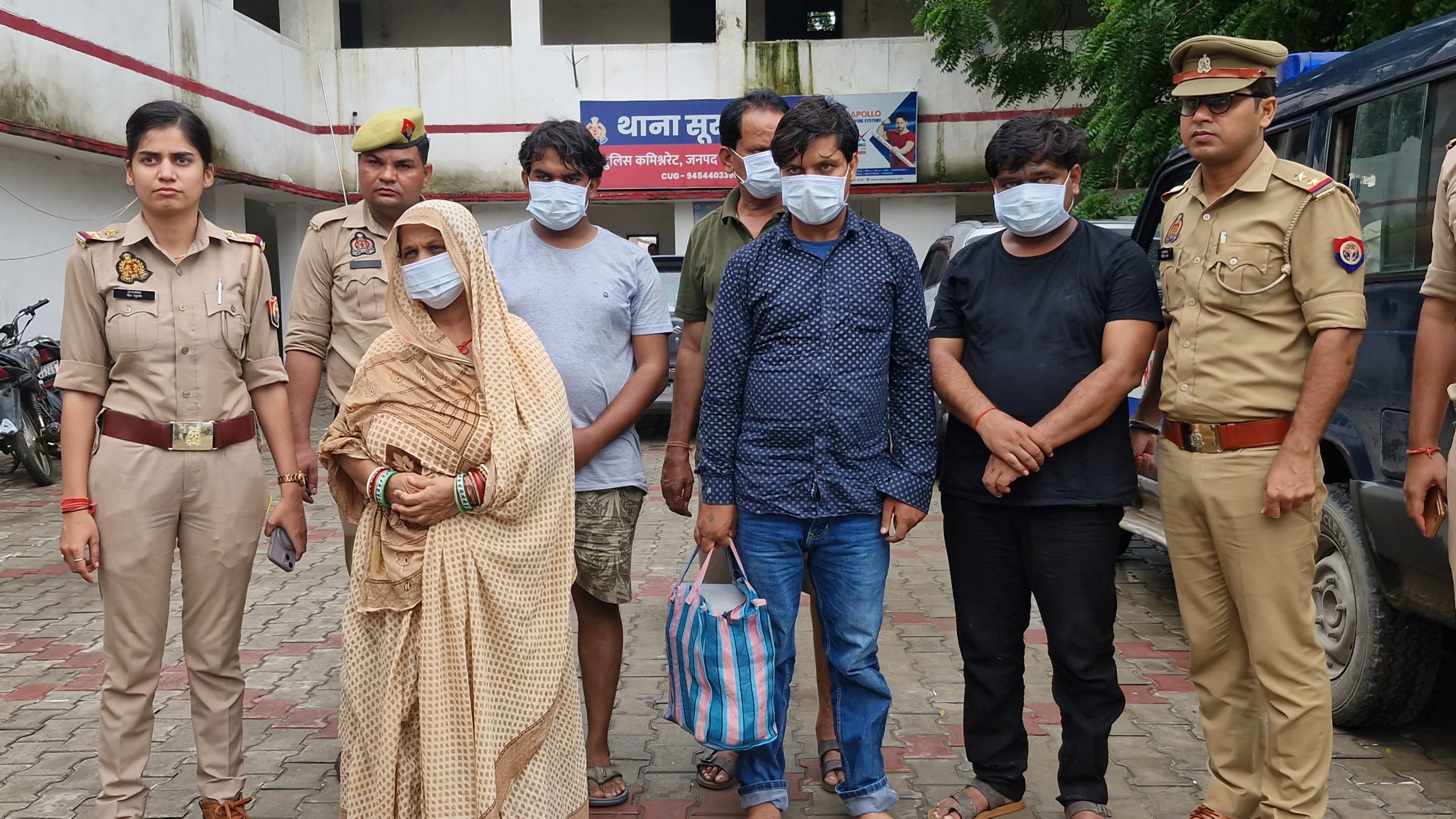 नकली सोना दिखाकर ठगी करने वाले गिरोह का पर्दाफाश, मोटी रकम बता कर थमा देते थे कागज की गड्डी