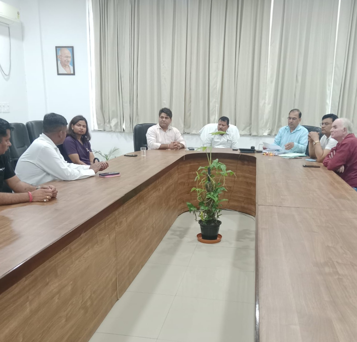 दो सोसायटी में डॉग फीडिंग प्‍वाइंट बनाने पर सहमति:एडब्ल्यूएचओ व गोदरेज गोल्फ लिंक सोसाइटी में बनी सहमति