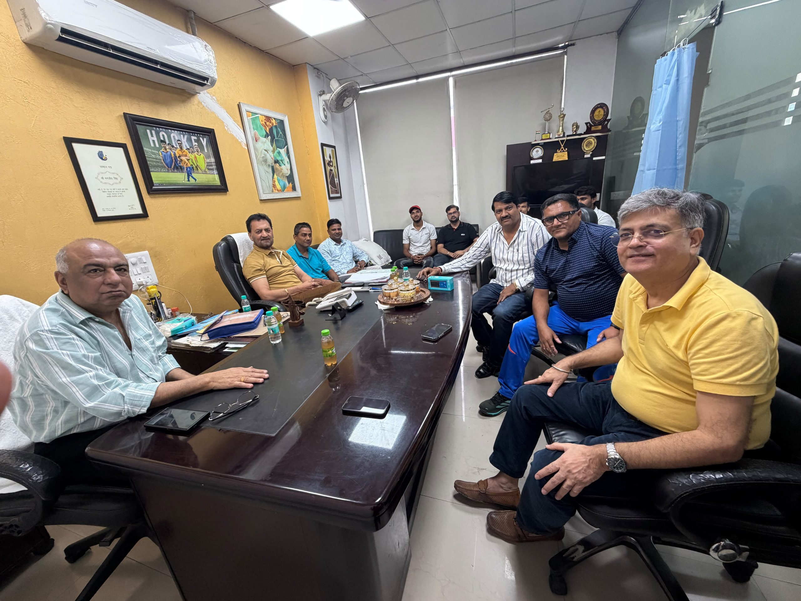 मेजर ध्यानचंद के जन्मदिन पर होगा स्पोर्ट्स डे का आयोजन:गौतम बुद्ध नगर हॉकी एसोसिएशन ने बैठक में लिया निर्णय