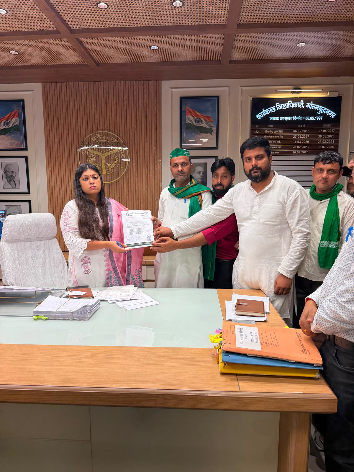 भारतीय किसान यूनियन (कृषक) ने मुख्यमंत्री के नाम सौंपा ज्ञापन:मेरठ में किसान नेता के साथ मारपीट पर जताई नाराजगी