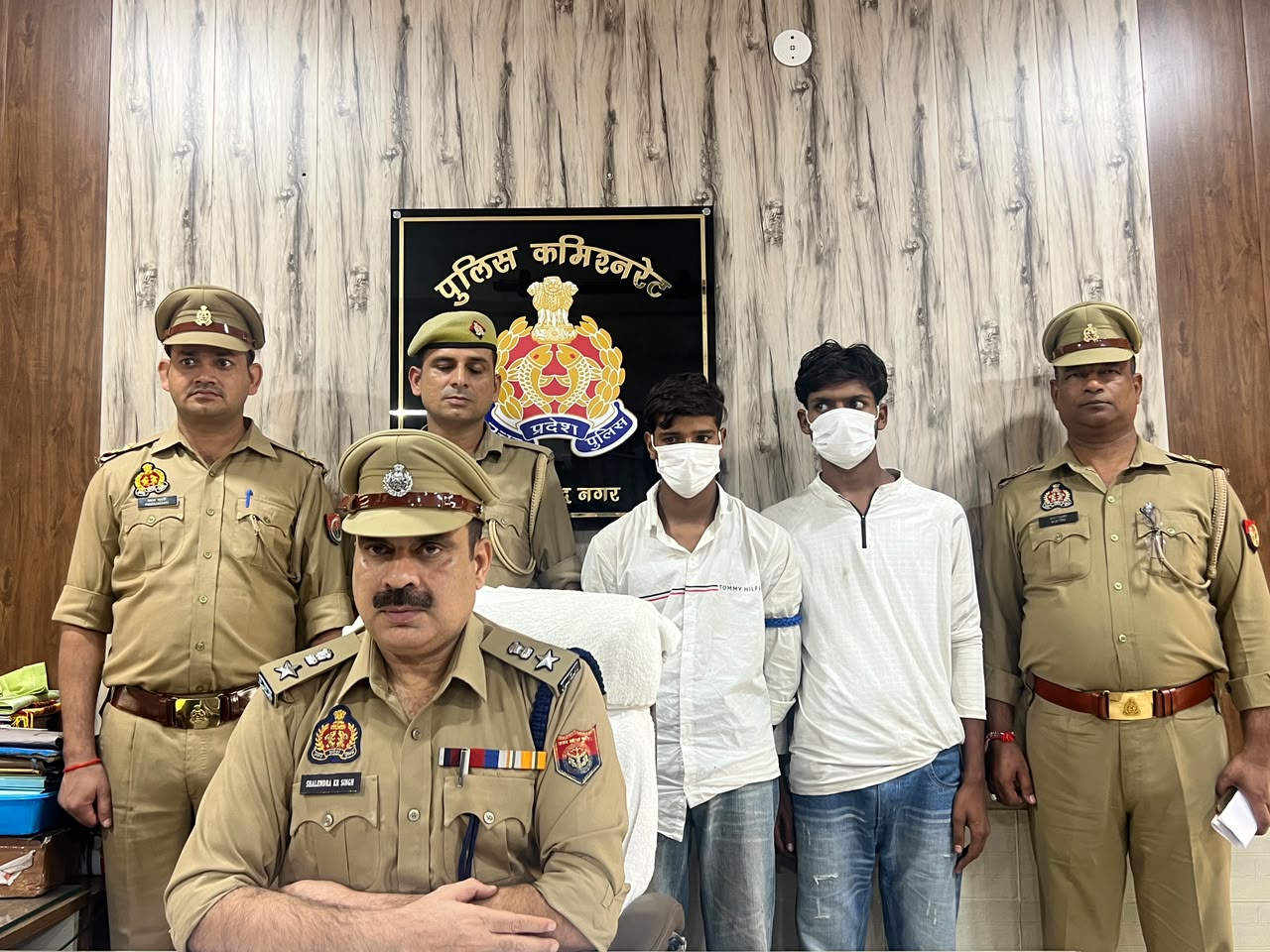 31 मोबाइल फोन के साथ दो शातिर स्नैचर गिरफ्तार, बैंक खाते से उड़ाए थे 93,500 रुपये