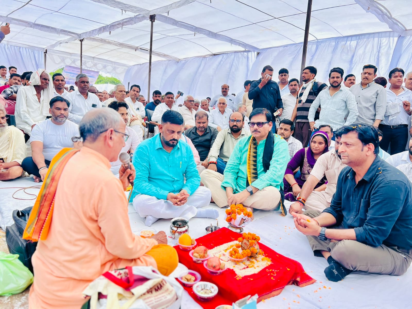 जेवर में दो करोड़ की लागत से बनेगी गौशाला:विधायक धीरेंद्र सिंह ने किया भूमि पूजन
