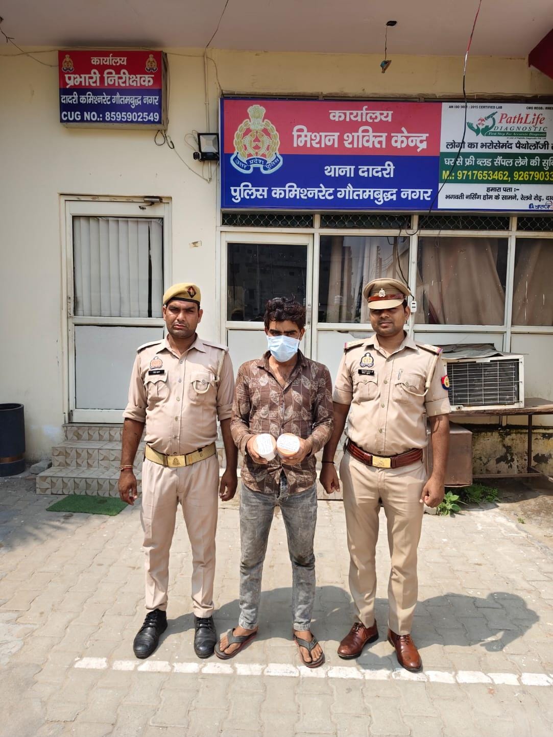 ग्रेटर नोएडा में लाखों के स्मैक के साथ दो तस्कर गिरफ्तार, 35.50 ग्राम स्मैक बरामद