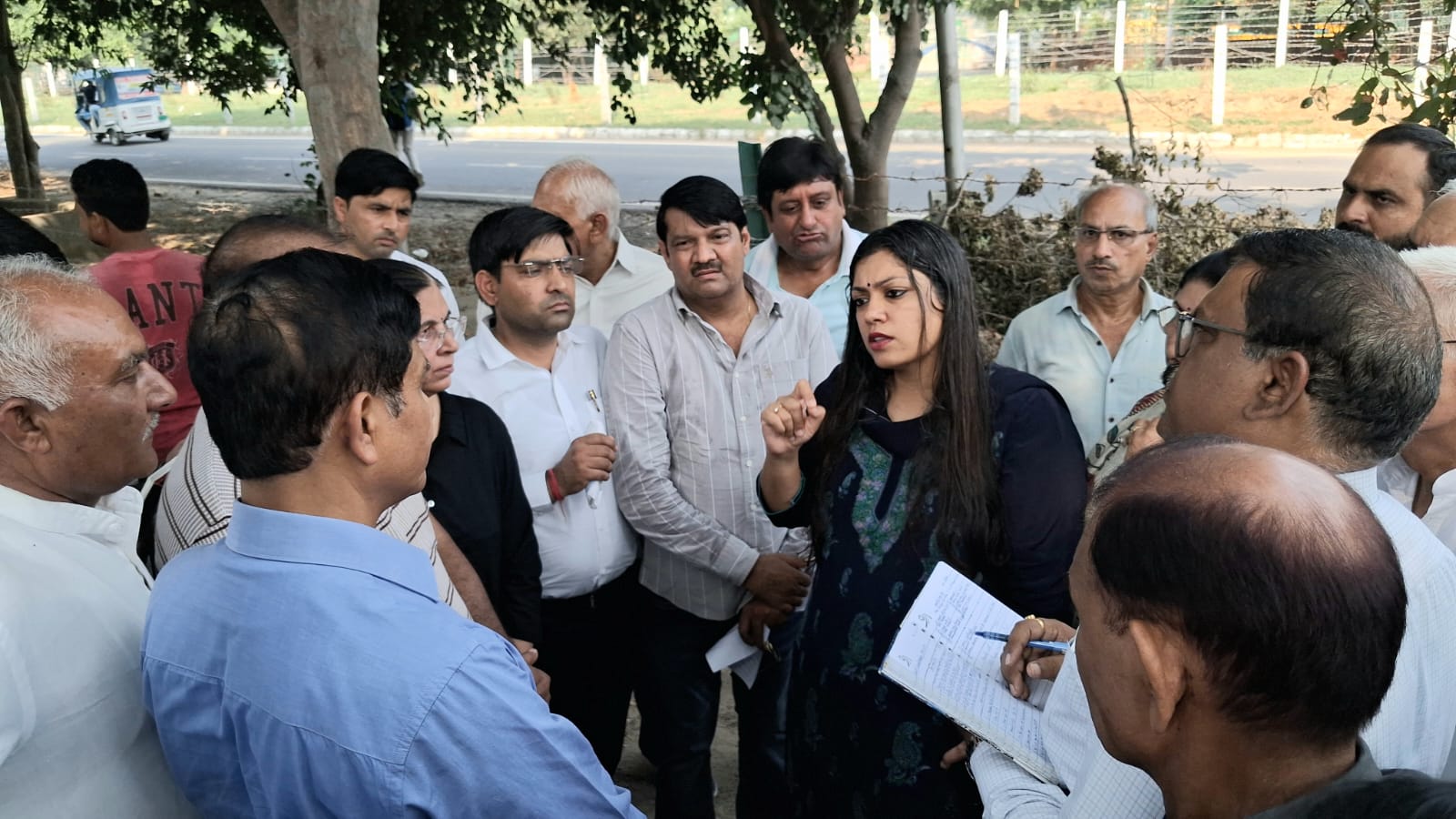 DM ने बीटा एक सेक्‍टर का स्‍थलीय निरीक्षण : RWA  के द्वारा किए जा रहे कार्य को सराहा