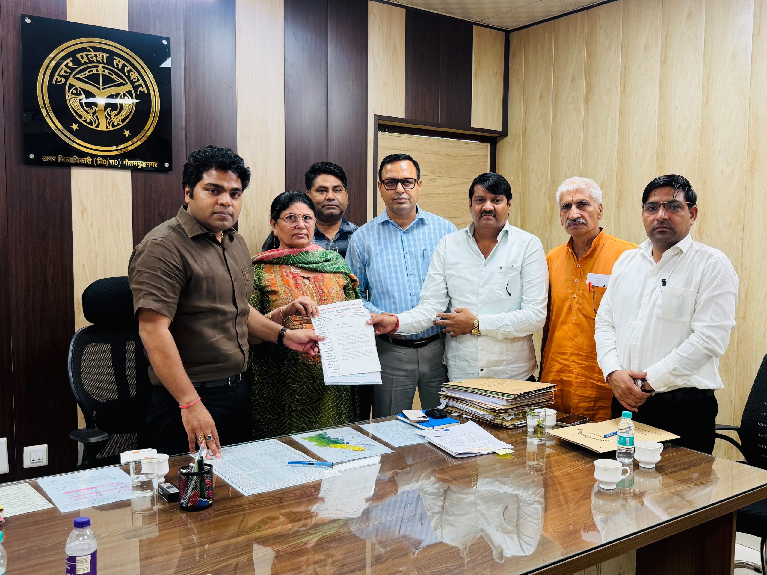 DM के दौरे के बाद बीटा एक सेक्‍टर में विकास ने पकड़ी रफ्तार:ADM और प्राधिकरण अधिकारियों से मिला RWA का प्रतिनिधिमंडल