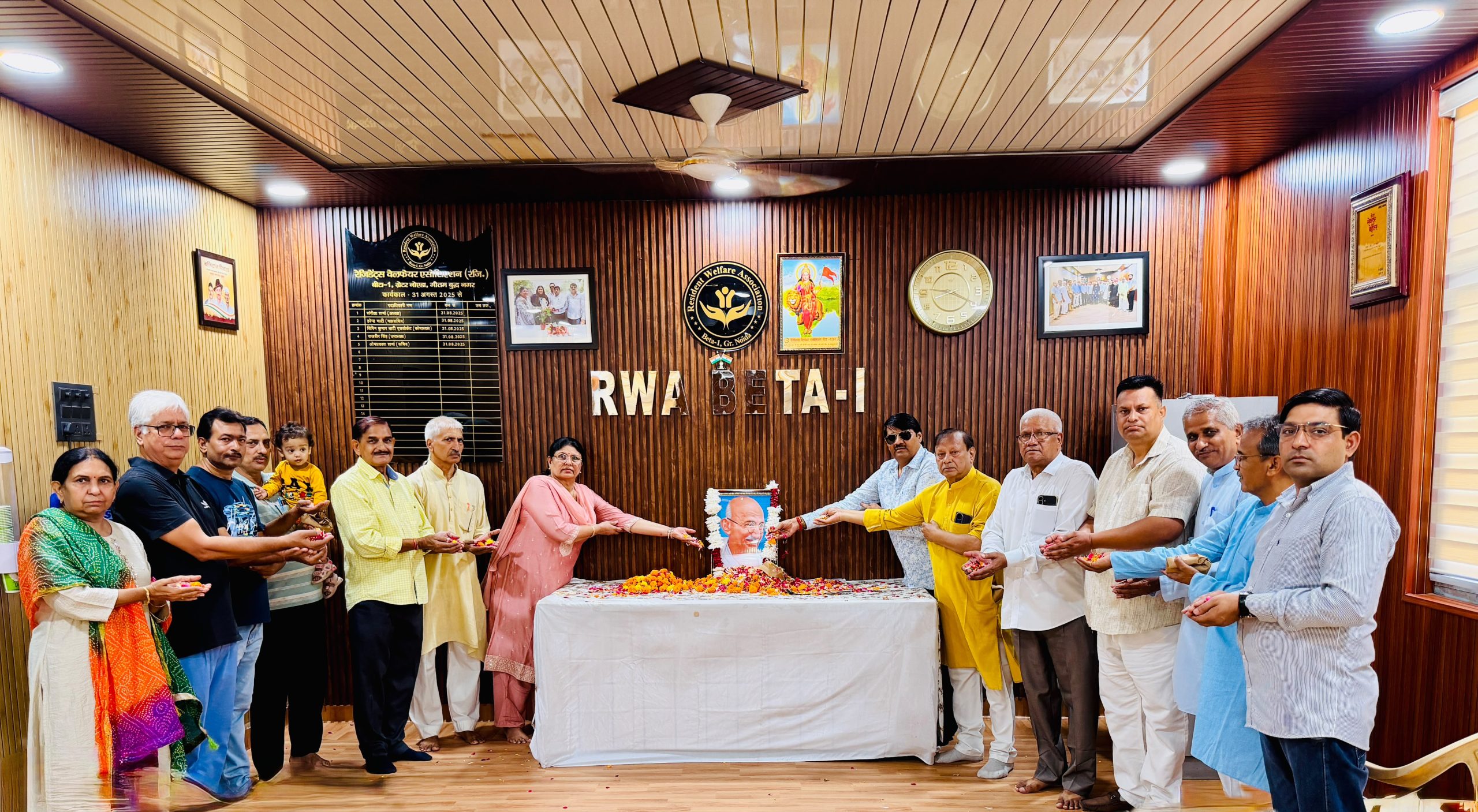 आरडब्ल्यूए बीटा-1 ने मनाई गांधी जयंती:सत्य और अहिंसा के मार्ग पर चलने का लिया संकल्प