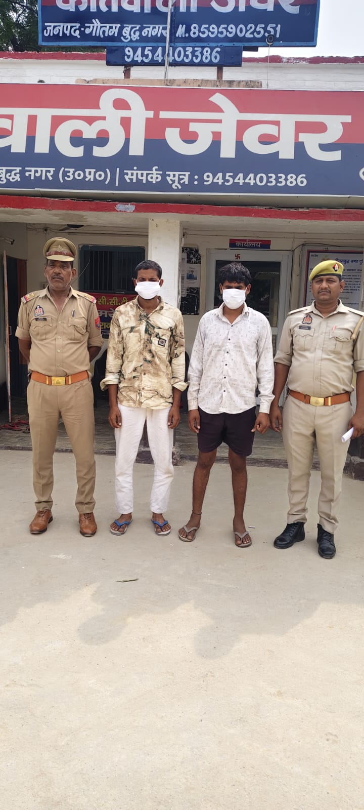 जेवर में हुए इमरान हत्याकांड के दो आरोपित गिरफ्तार, ताऊ की हत्या का बदला लेने के लिए मारी थी गोली