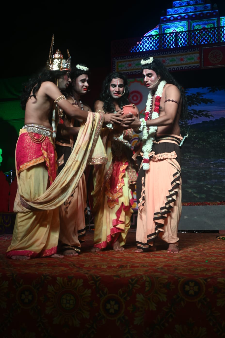 वन गमन व राम-केवट संवाद का सुंदर मंचन-सूरजपुर में श्री आदर्श रामलीला कमेटी करा रही आयोजन