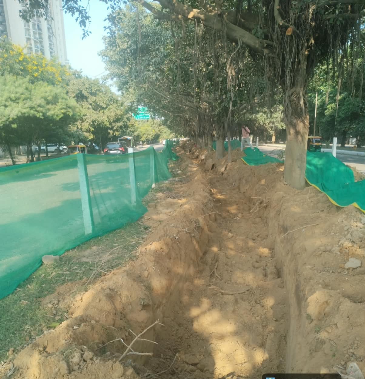 प्रदूषण पर लगाम लगाने के लिए ग्रेनो प्राधिकरण ने तेज की मुहिम, 21 जोन में 224 एंटी स्मॉग गन और 107 वाटर टैंकर से हो रहा छिड़काव