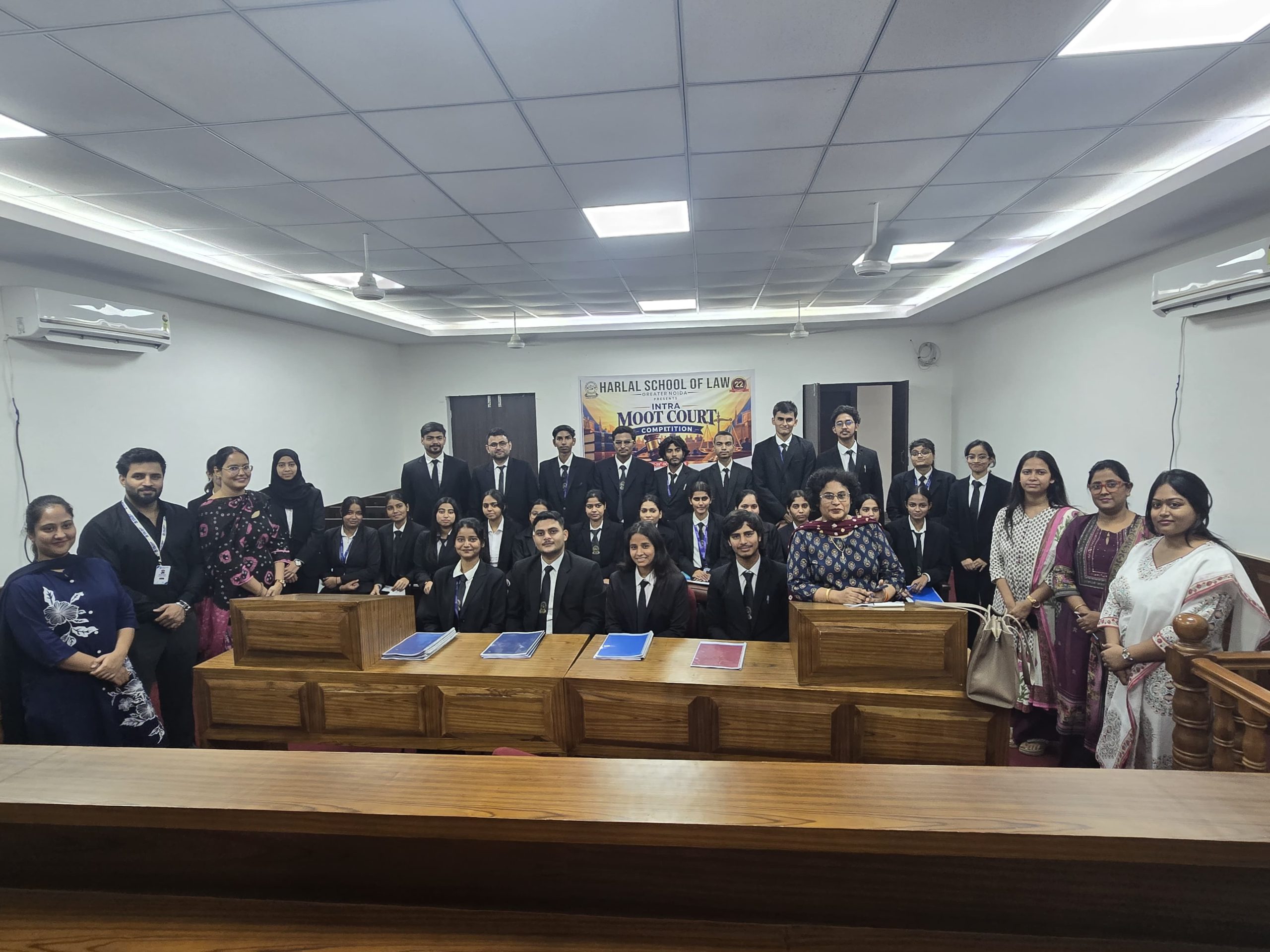हरलाल कॉलेज में इंट्रा मूट कोर्ट प्रतियोगिता का आयोजन:प्रतियोगिता में टीम ने किया अपनी प्रतिभा का प्रदर्शन
