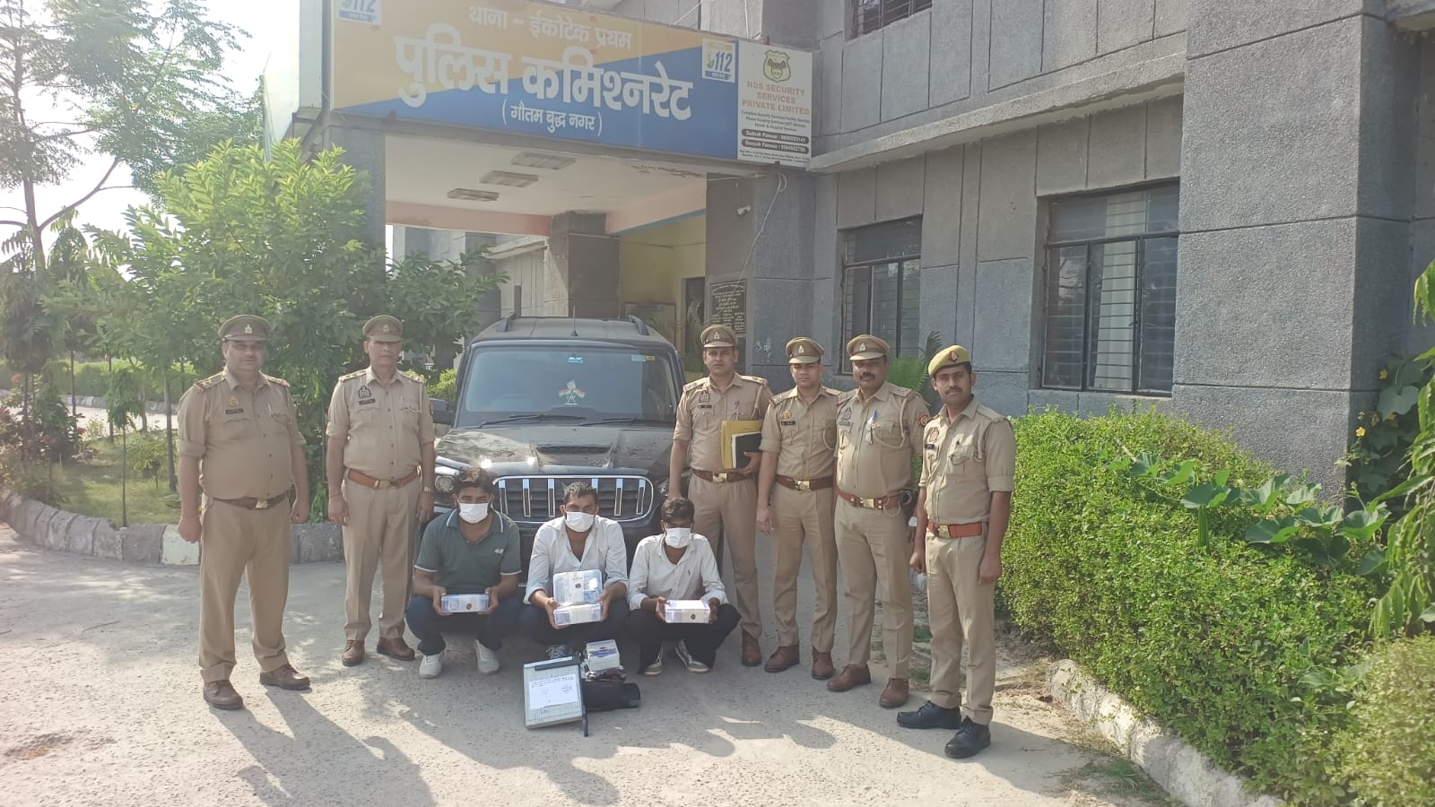 जाली नोट छापने वाले गिरोह का पर्दाफाश, स्कैन कर असली नोट के सीरियल नंबर वाले नकली नोट छापते थे आरोपी