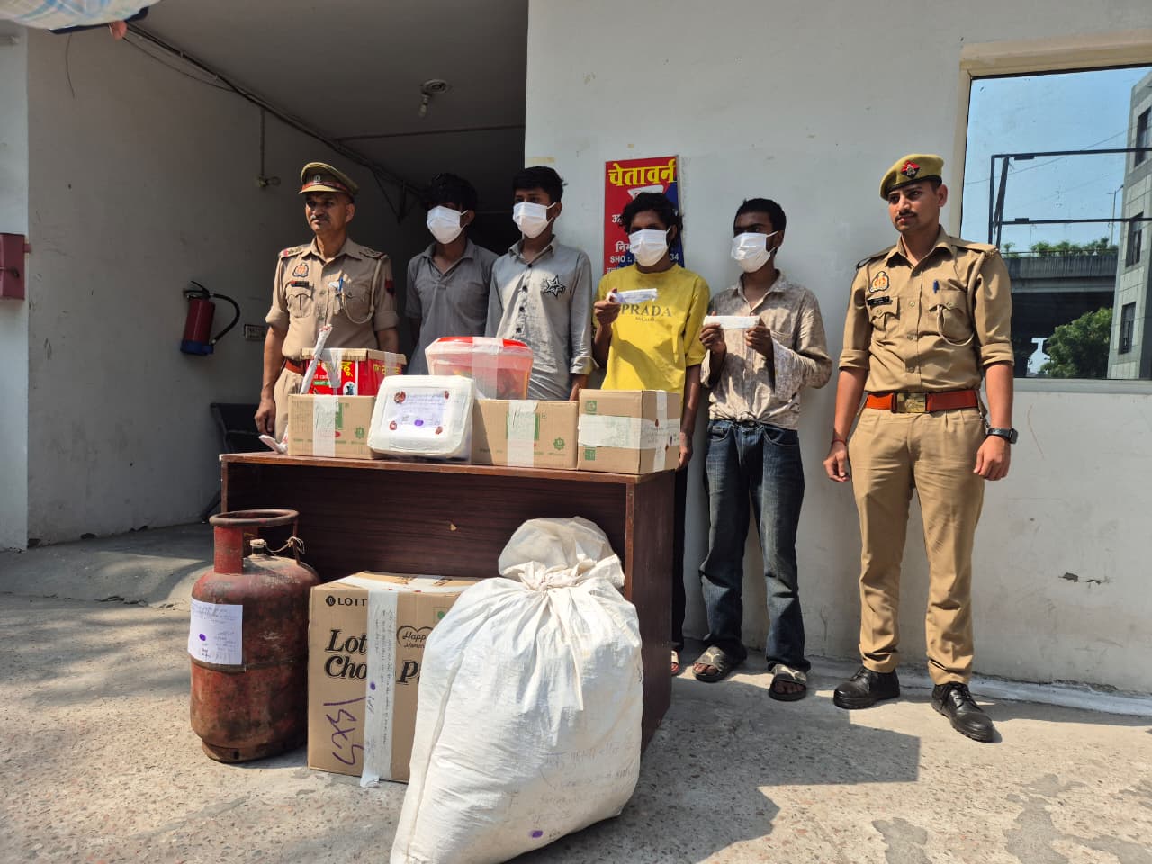 बंद मकान-दुकानों के ताले तोड़कर चोरी करने वाला गिरोह पकड़ा, सब्बल से शटर और ताले तोड़कर देते थे वारदात को अंजाम