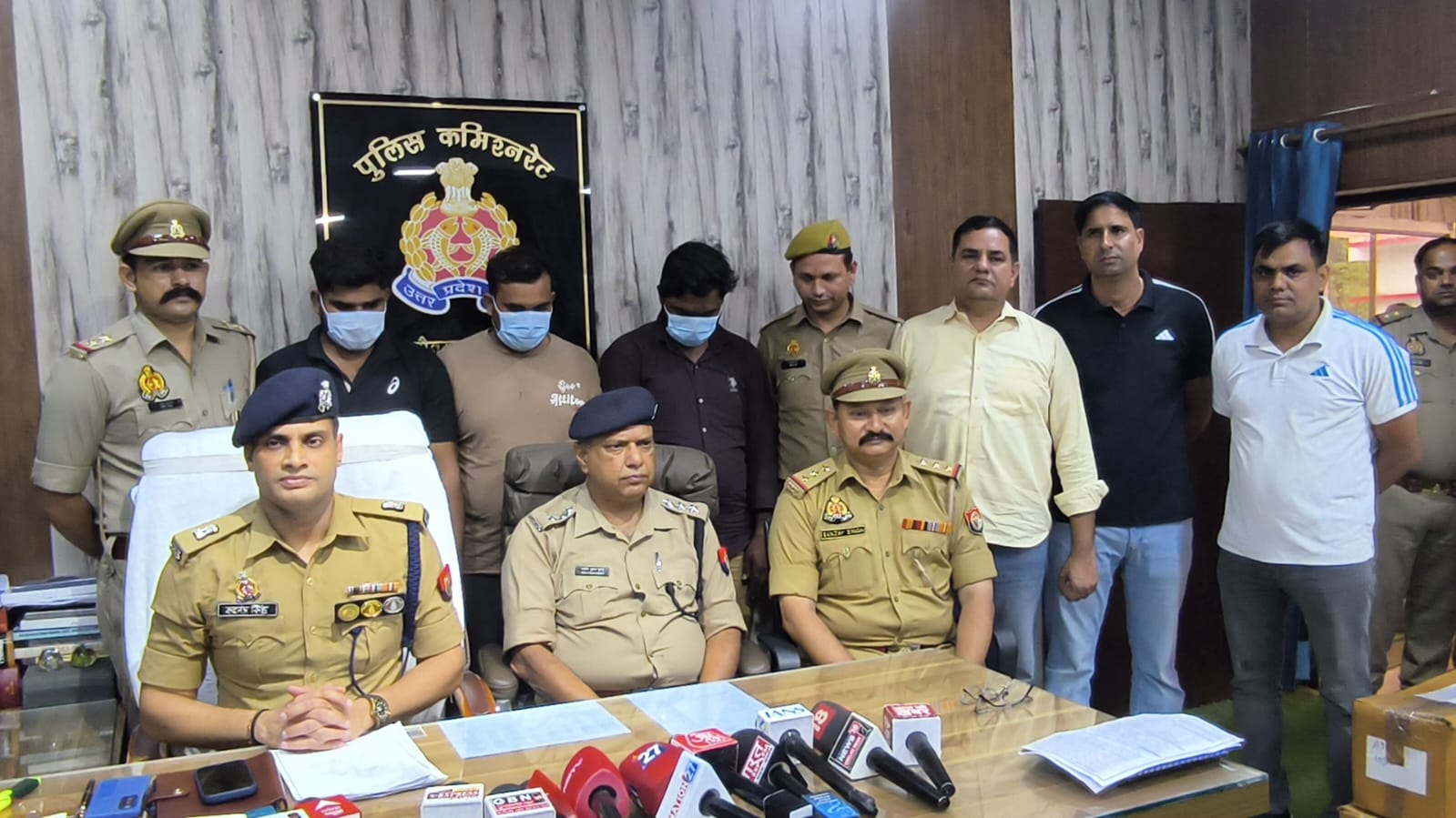 कंपनी से तीन करोड़ का सामान चोरी करने वाले गिरोह का पर्दाफाश, 3172 पेटीएम मशीनें और 147 एयरटेल सेटअप बॉक्स बरामद