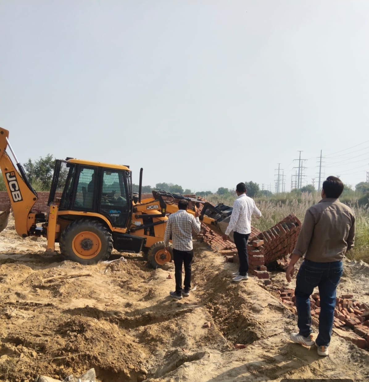 भनौता गांव में ग्रेटर नोएडा प्राधिकरण की बड़ी कार्रवाई:40 करोड़ रुपए की जमीन कराई अतिक्रमण मुक्‍त