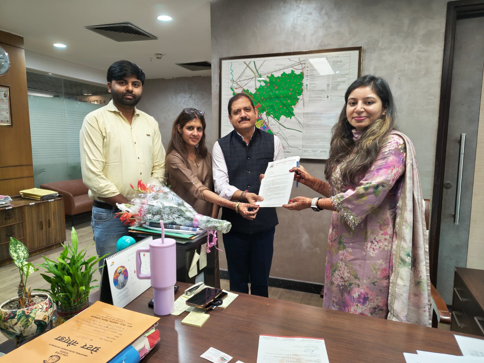 औद्योगिक क्षेत्रों में अच्‍छी प्रकाश व्यवस्था पर IBA ने जताई खुशी:ग्रेटर नोएडा प्राधिकरण की एसीईओ प्रेरणा सिंह का जताया आभार